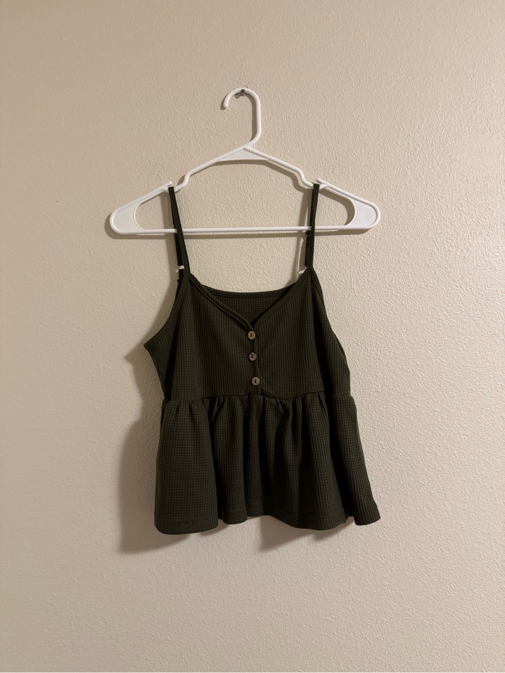 Women’s Olive Green Button-Front Peplum Cami Top